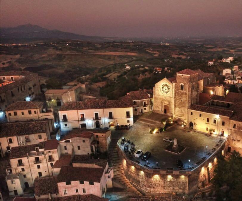 B&B Palazzo Pancaro Алтомонте Екстериор снимка